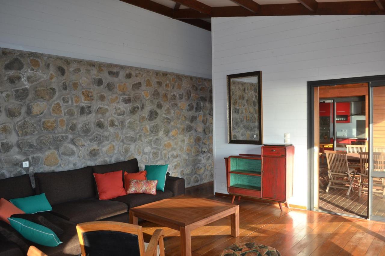 Villa Atypique Le Chat Perche De Grand Anse Petite-Ile Ngoại thất bức ảnh