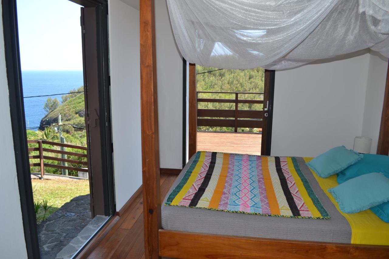 Villa Atypique Le Chat Perche De Grand Anse Petite-Ile Ngoại thất bức ảnh