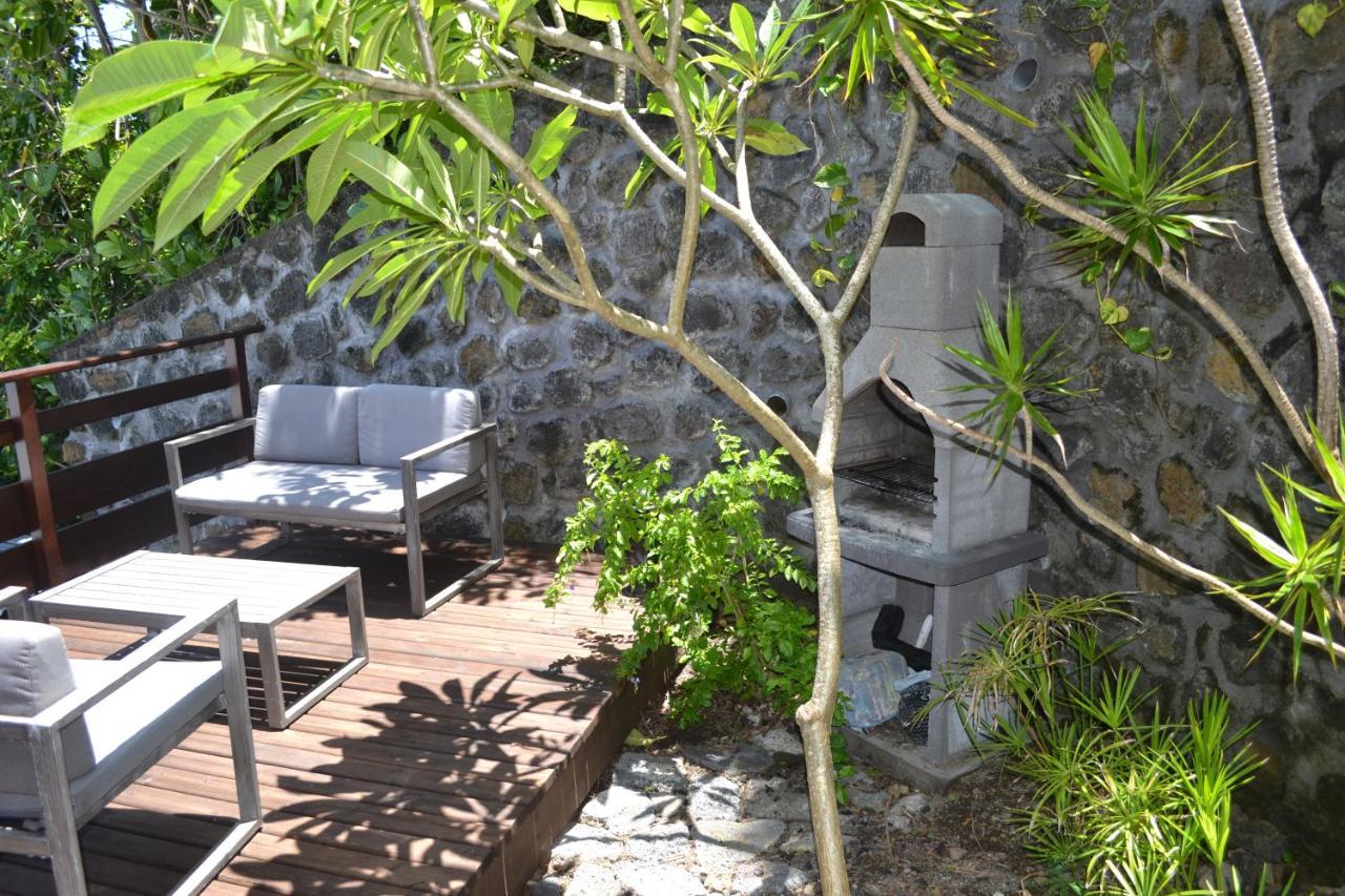 Villa Atypique Le Chat Perche De Grand Anse Petite-Ile Ngoại thất bức ảnh