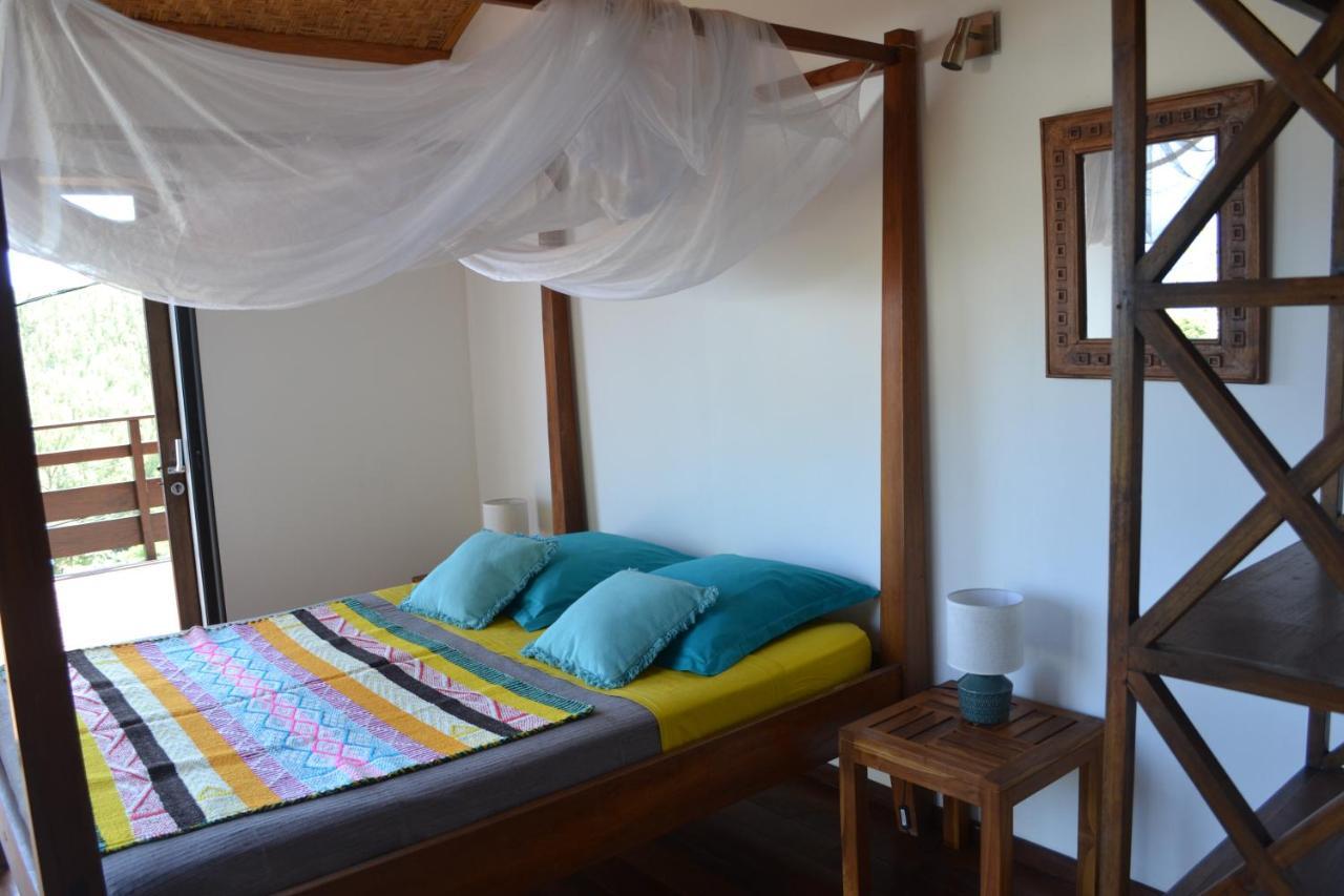 Villa Atypique Le Chat Perche De Grand Anse Petite-Ile Ngoại thất bức ảnh