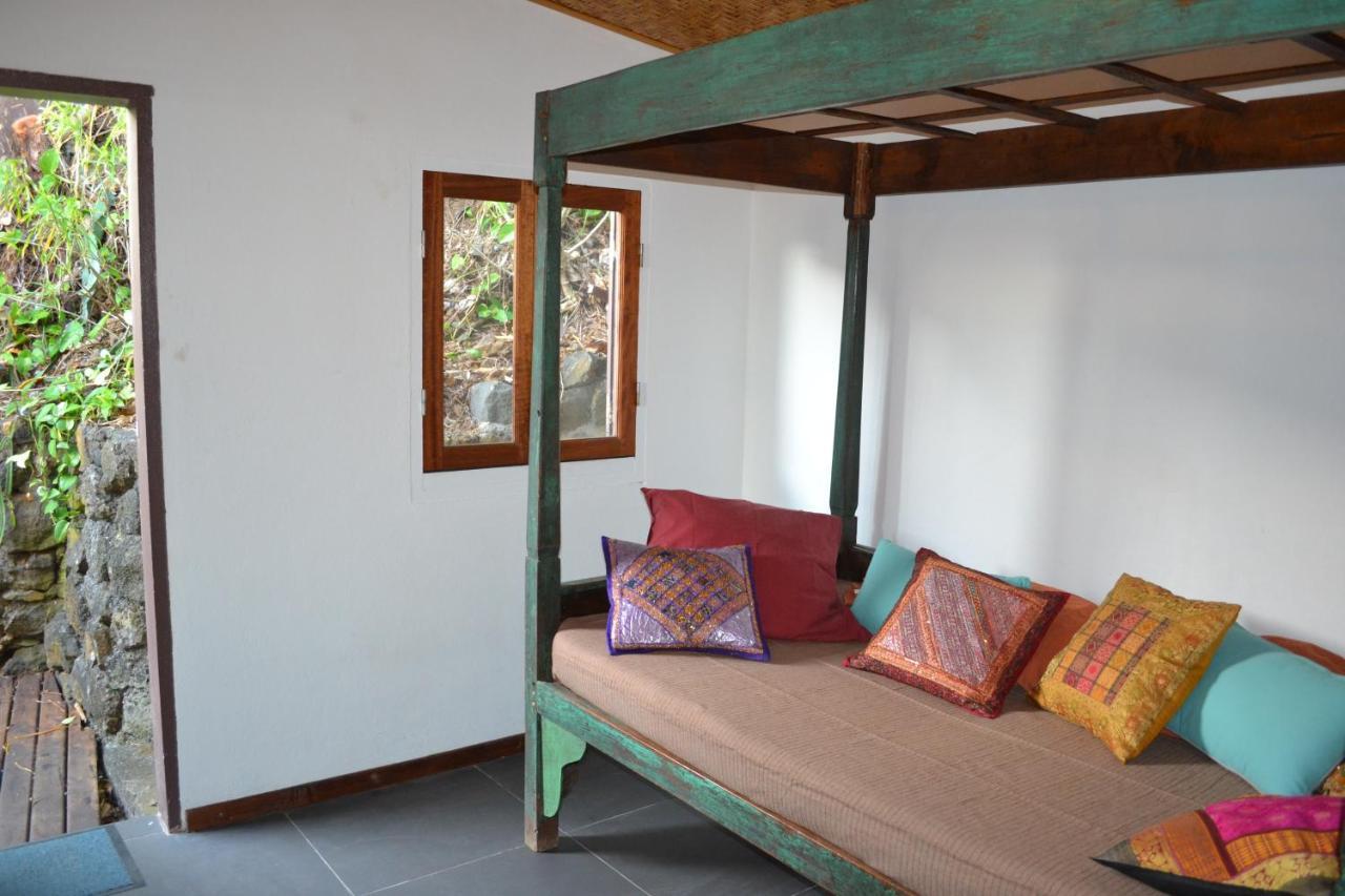 Villa Atypique Le Chat Perche De Grand Anse Petite-Ile Ngoại thất bức ảnh