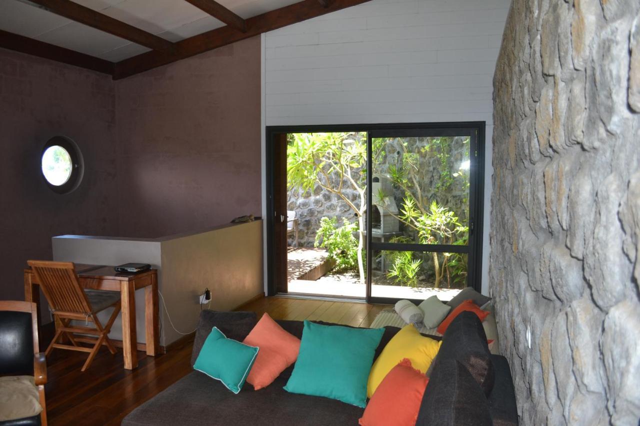 Villa Atypique Le Chat Perche De Grand Anse Petite-Ile Ngoại thất bức ảnh